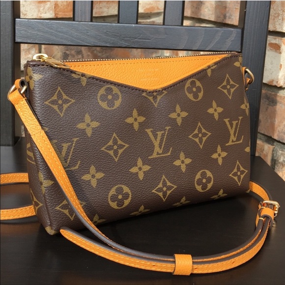 Louis Vuitton Handbags - Louis Vuitton crossbody